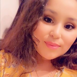 Meet your Posher, Abigail